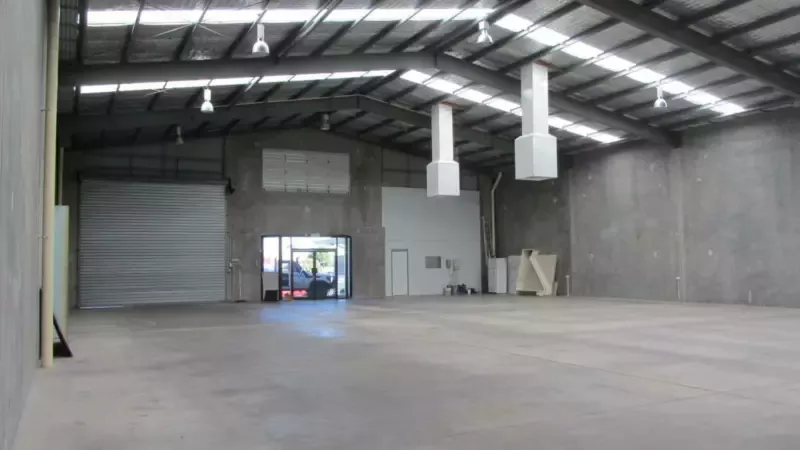 Parking For Rent - 600m2 Tilt Up Building In Sort After Riverlink Area In Ipswich