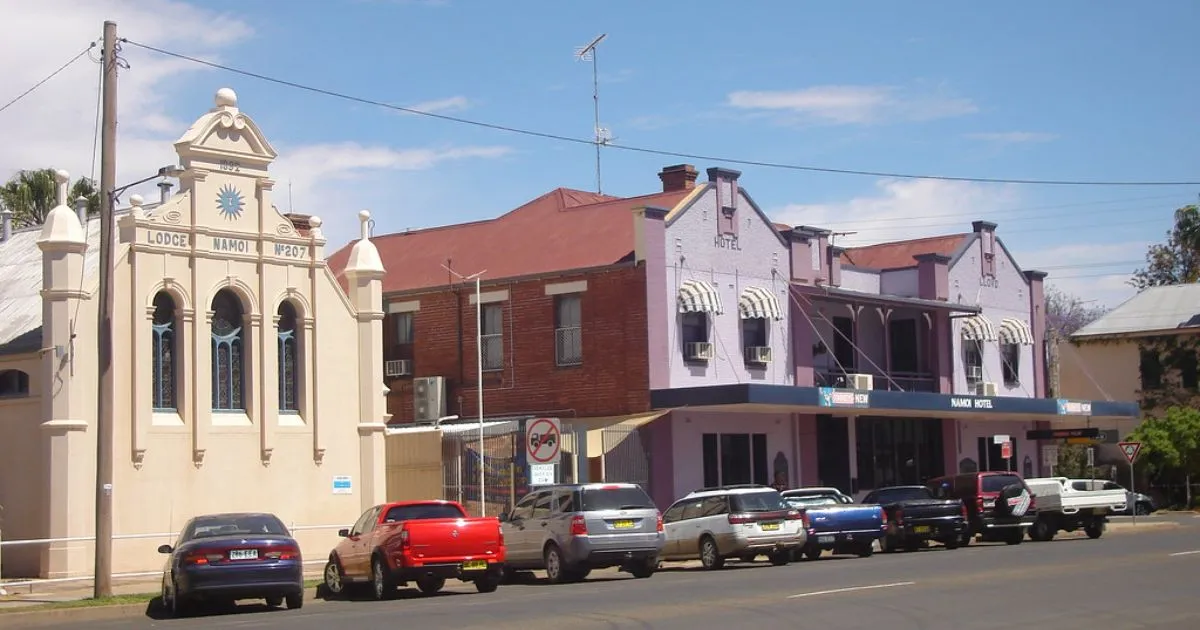 Cars parked elegantly outside Namoi Hotel in New South Wales