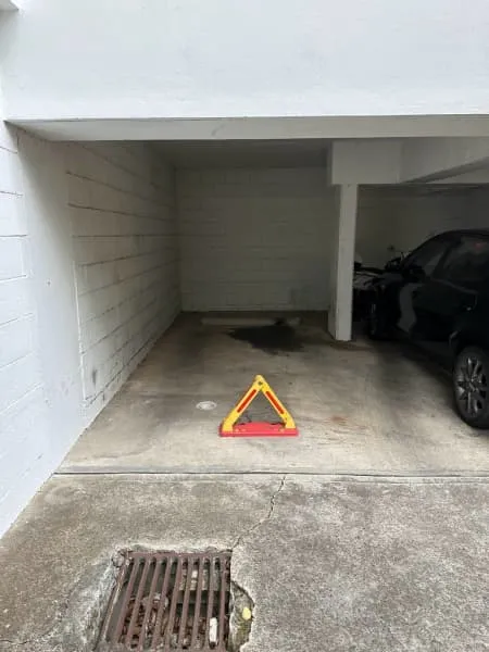 Garage Space - Bondi Beach (3 Min Walk From Beach) Bondi Beach