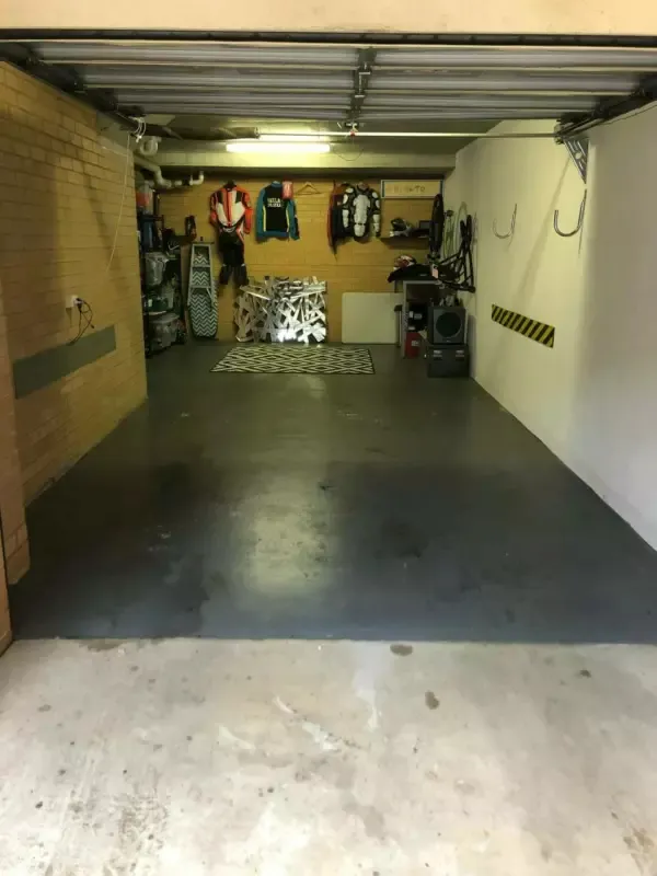 Parking For Rent - Garage Space: Double Size Lockup