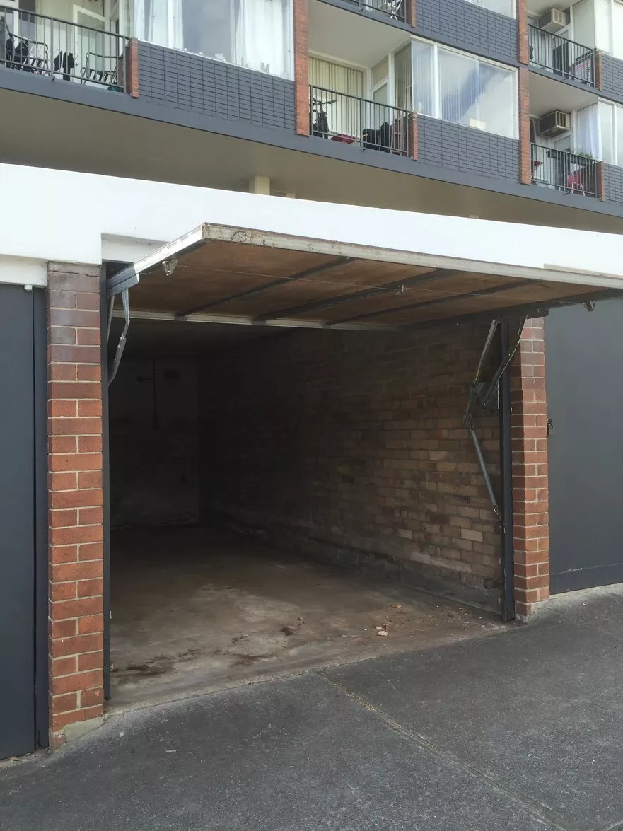 Parking For Rent - Lock Up Garage - Wollstonecraft - Near Crows Nest