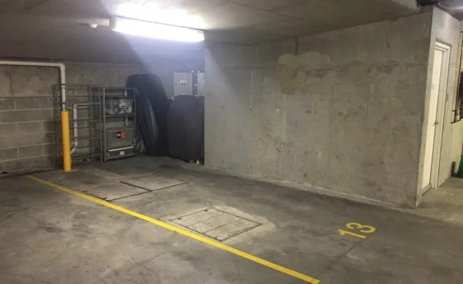 Parking For Rent - Handy To St Leonards Stn & Crowsnest Dining Strip