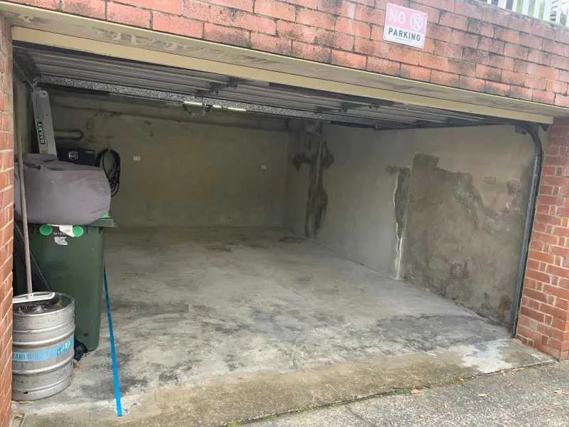 Large Garage For Rent