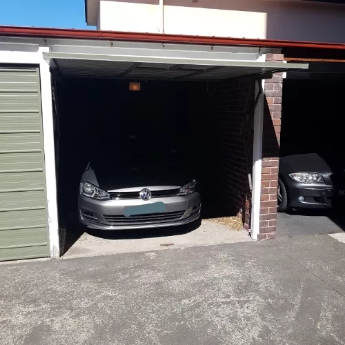 Parking For Rent - Lockup Garage In Harbourside Dress Circle