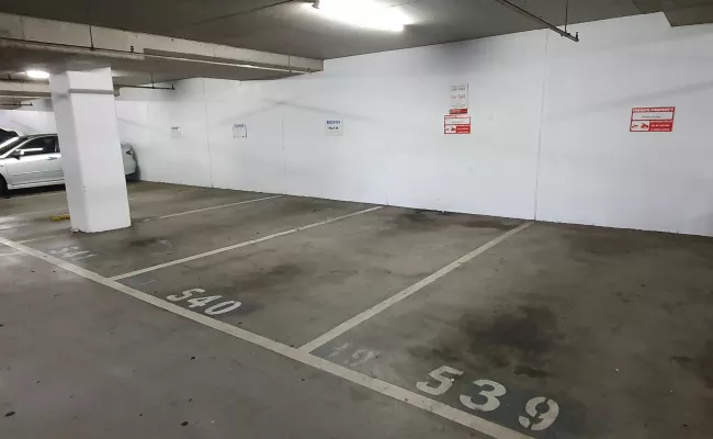 Parking For Rent - Melbourne City - Secure And Convenient - Indoor Parking In The Cbd - Bay 539