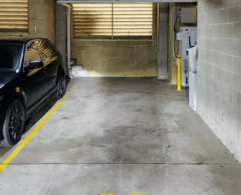 Parking For Rent - Secure Car Park For Rent - Rhodes ( Liberty Grove)