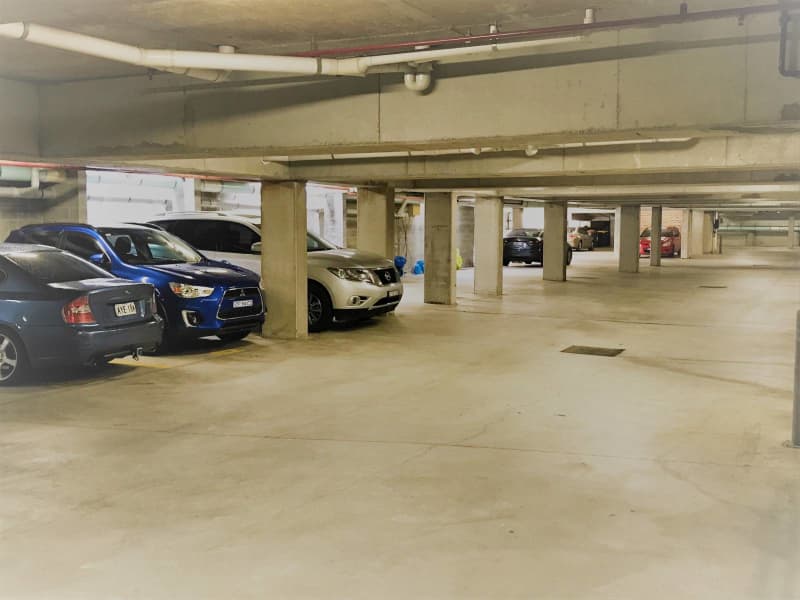 Parking Garages And Car Spaces For Rent Secure Car Parking Space In