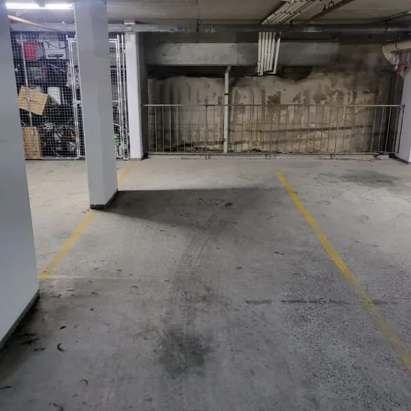 Parking For Rent - Undercover Car Space - Potts Point 